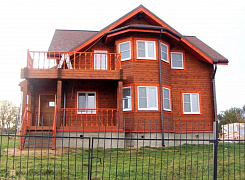 Двухэтажный дом из бруса 188х130 с крыльцом, с террасой и балконом 1 Двухэтажный дом из бруса 188х130 с крыльцом, с террасой и балконом 1